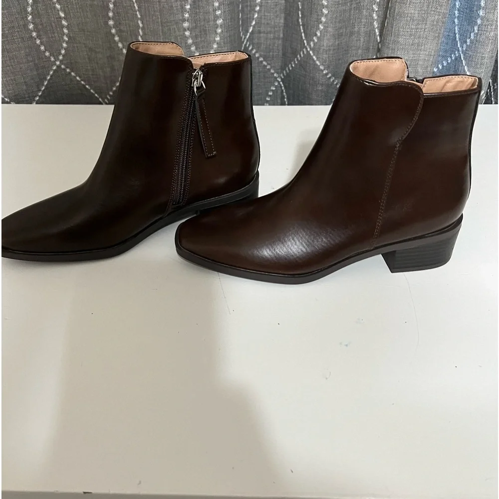 Journee Collection Cappri Dark Brown Vegan Leather Square Toe Ankle Booties 7.5‎